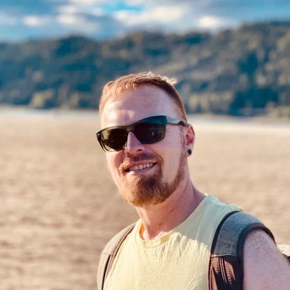 Meet your Posher, Gregory - Picture 2 of 6